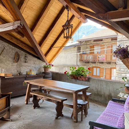 Casa Nel Centro Storico Di Borno Villa Buitenkant foto