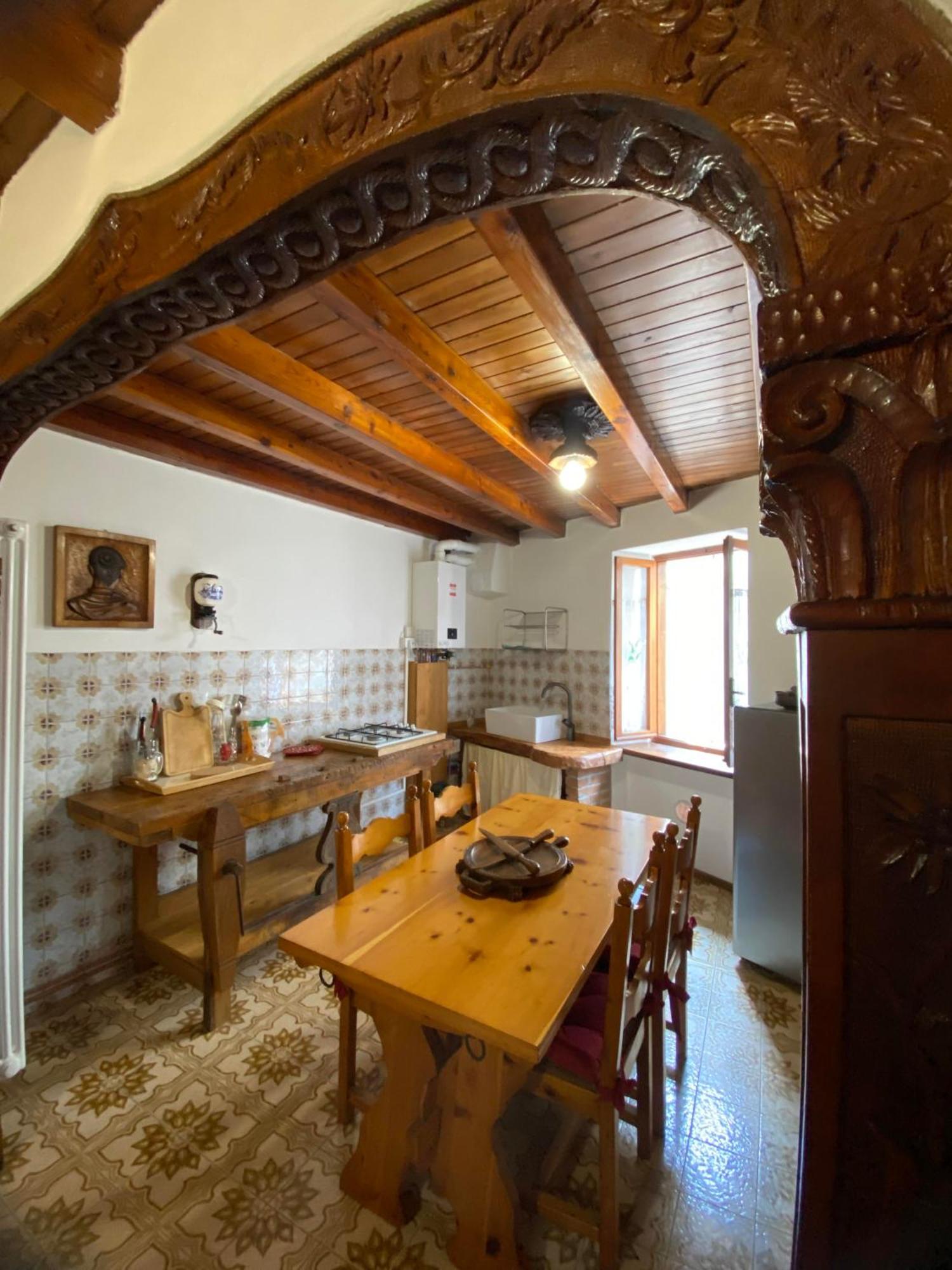 Casa Nel Centro Storico Di Borno Villa Buitenkant foto