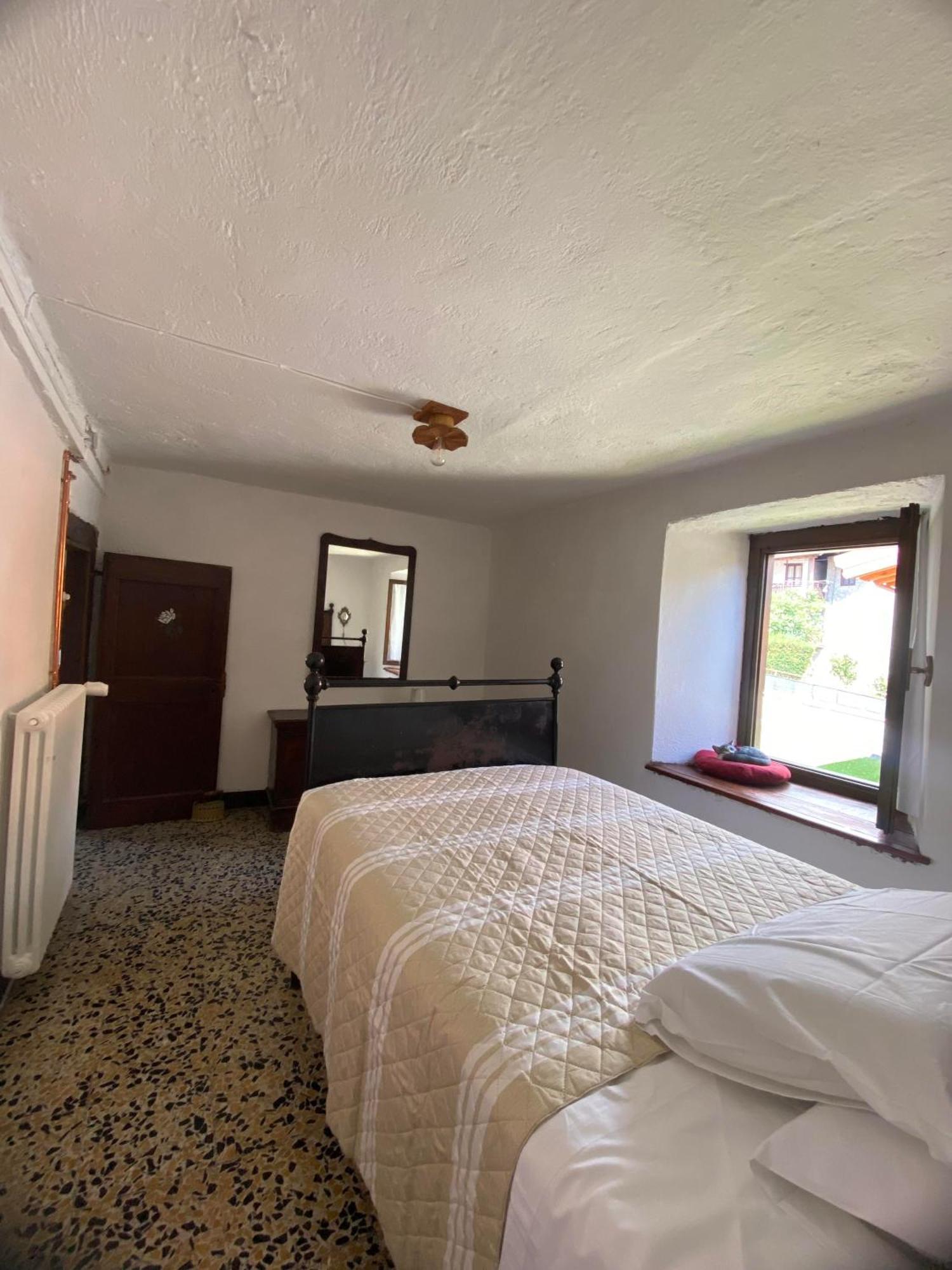 Casa Nel Centro Storico Di Borno Villa Buitenkant foto