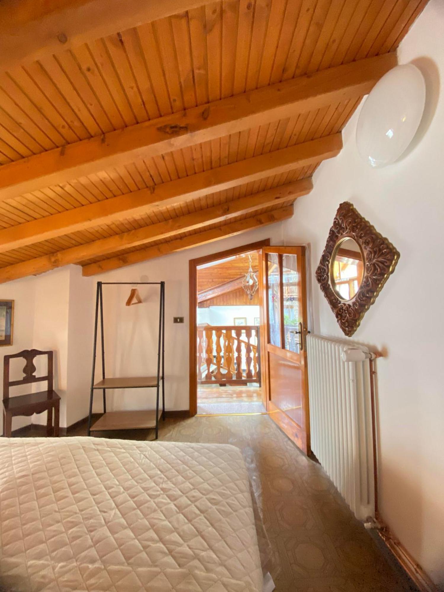 Casa Nel Centro Storico Di Borno Villa Buitenkant foto
