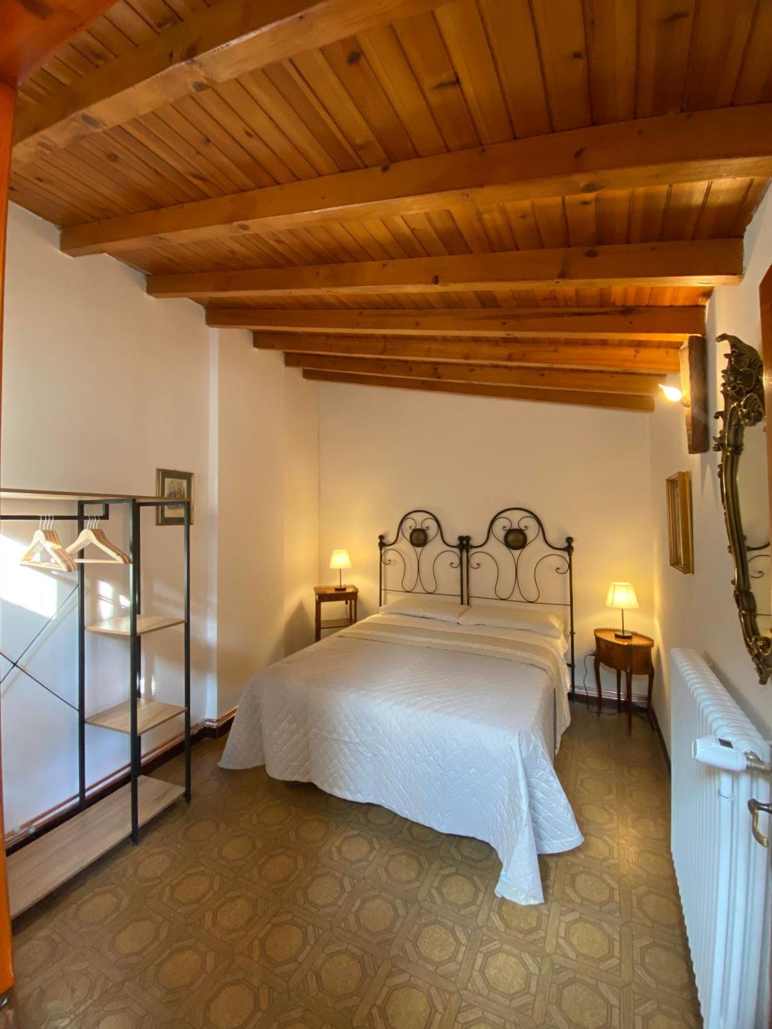Casa Nel Centro Storico Di Borno Villa Buitenkant foto