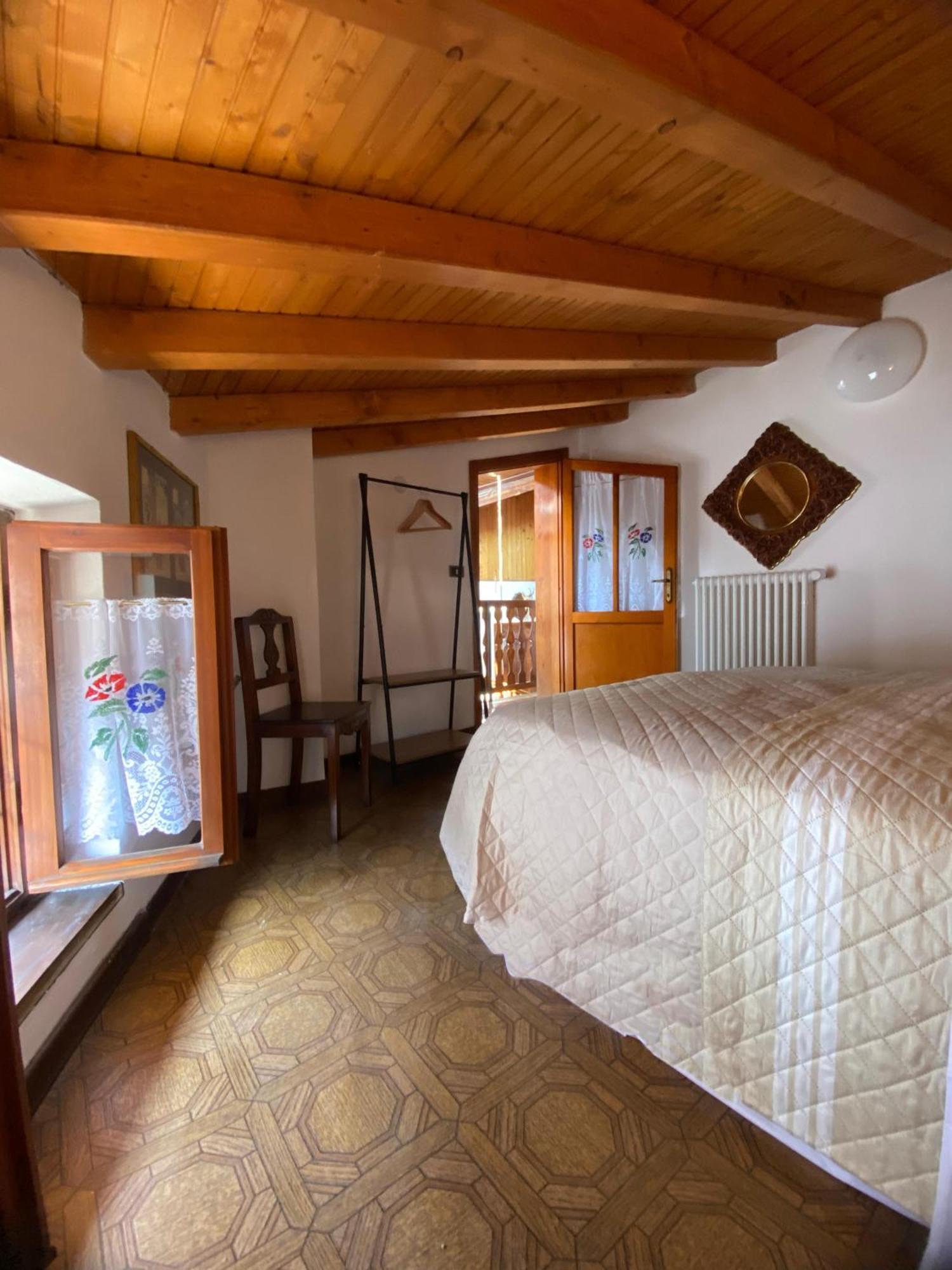 Casa Nel Centro Storico Di Borno Villa Buitenkant foto