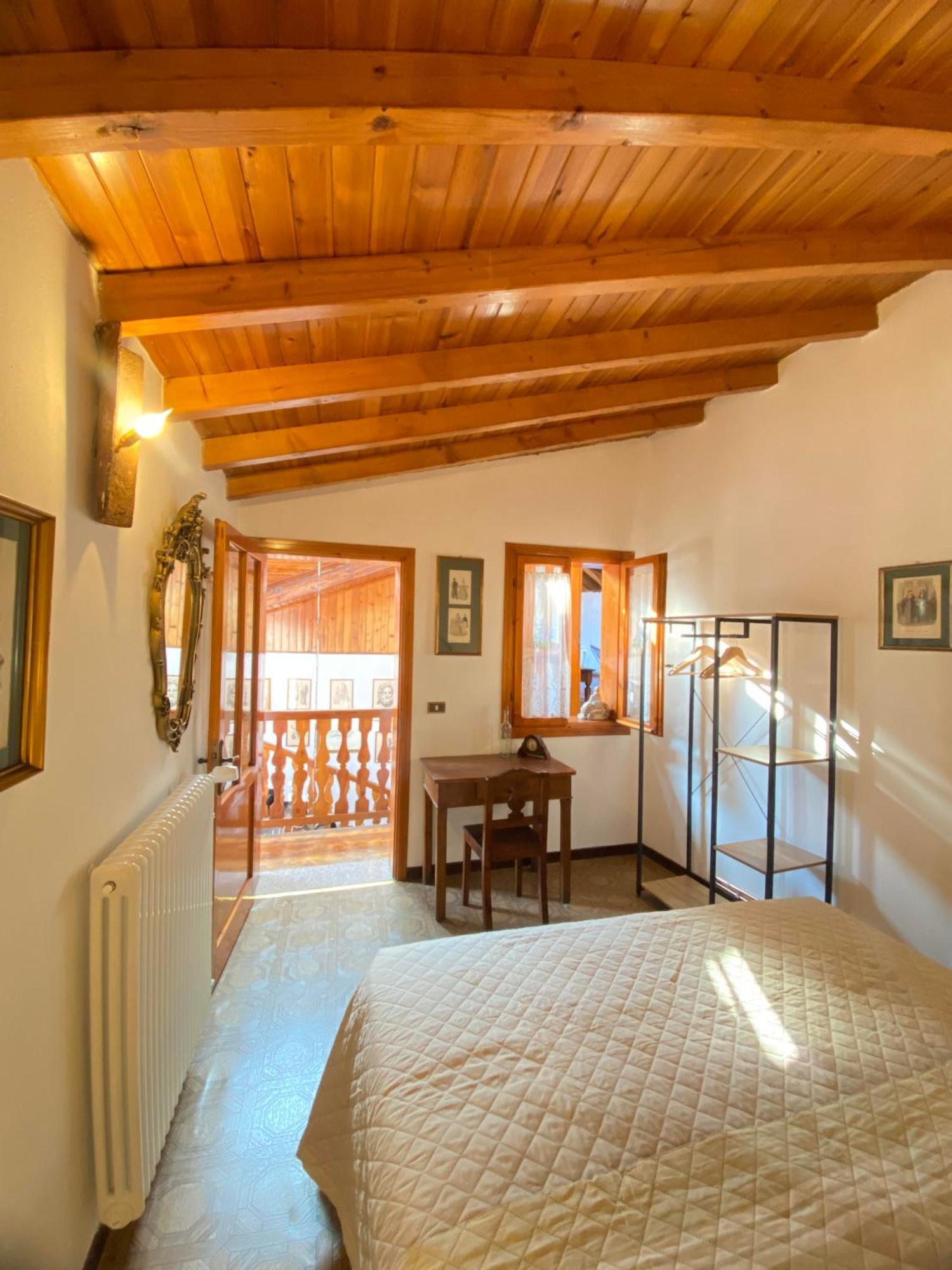 Casa Nel Centro Storico Di Borno Villa Buitenkant foto